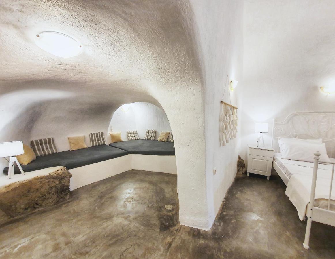 Navita Cave Houses Фира Екстериор снимка