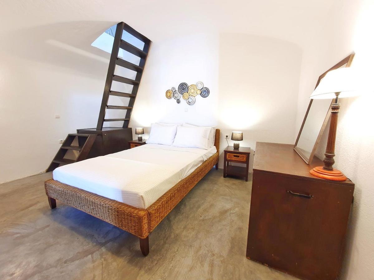Navita Cave Houses Фира Екстериор снимка