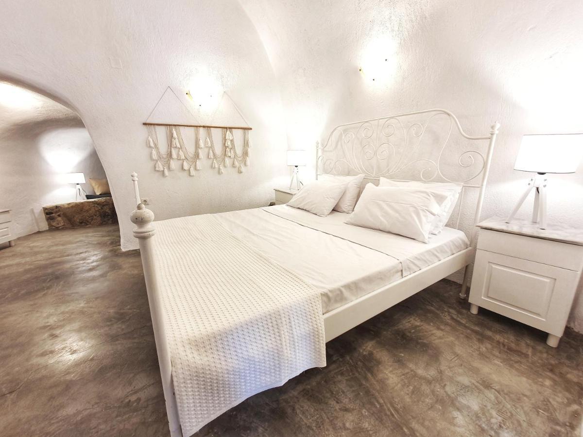 Navita Cave Houses Фира Екстериор снимка