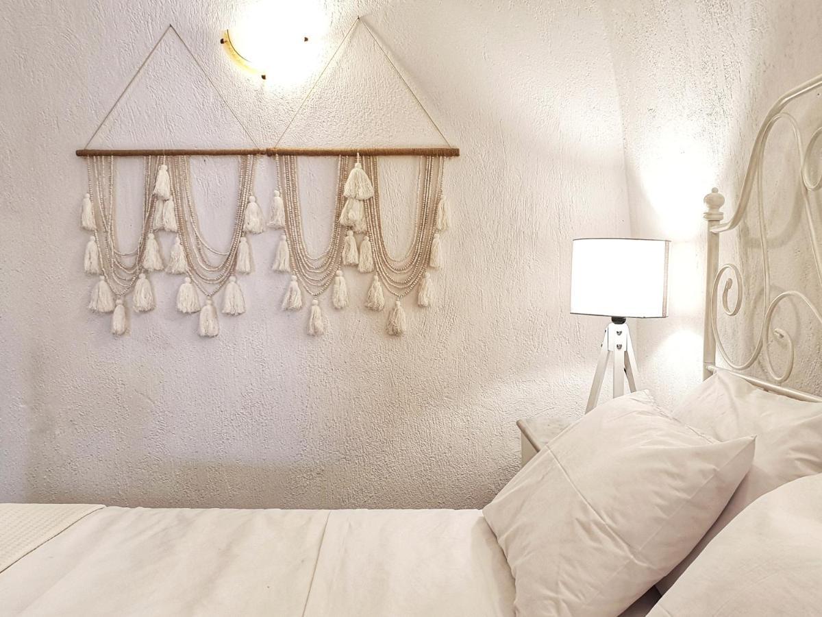 Navita Cave Houses Фира Екстериор снимка