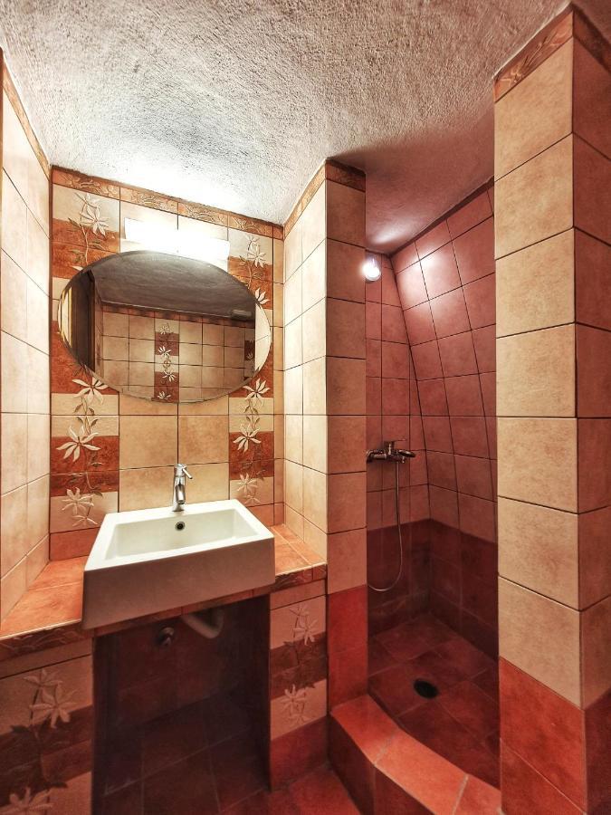 Navita Cave Houses Фира Екстериор снимка