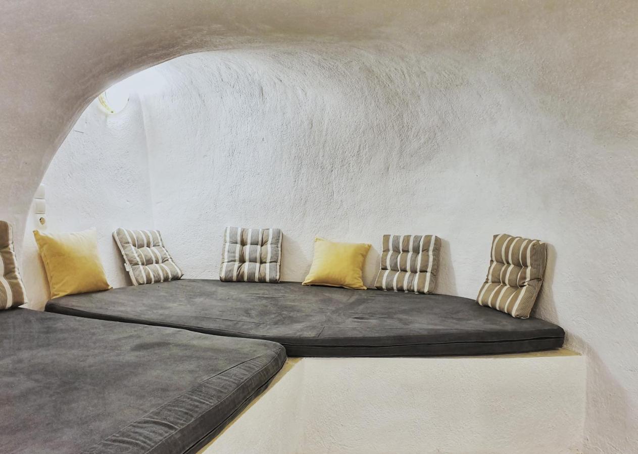 Navita Cave Houses Фира Екстериор снимка