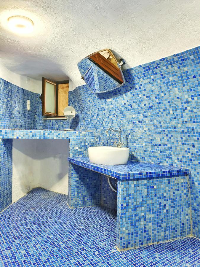 Navita Cave Houses Фира Екстериор снимка